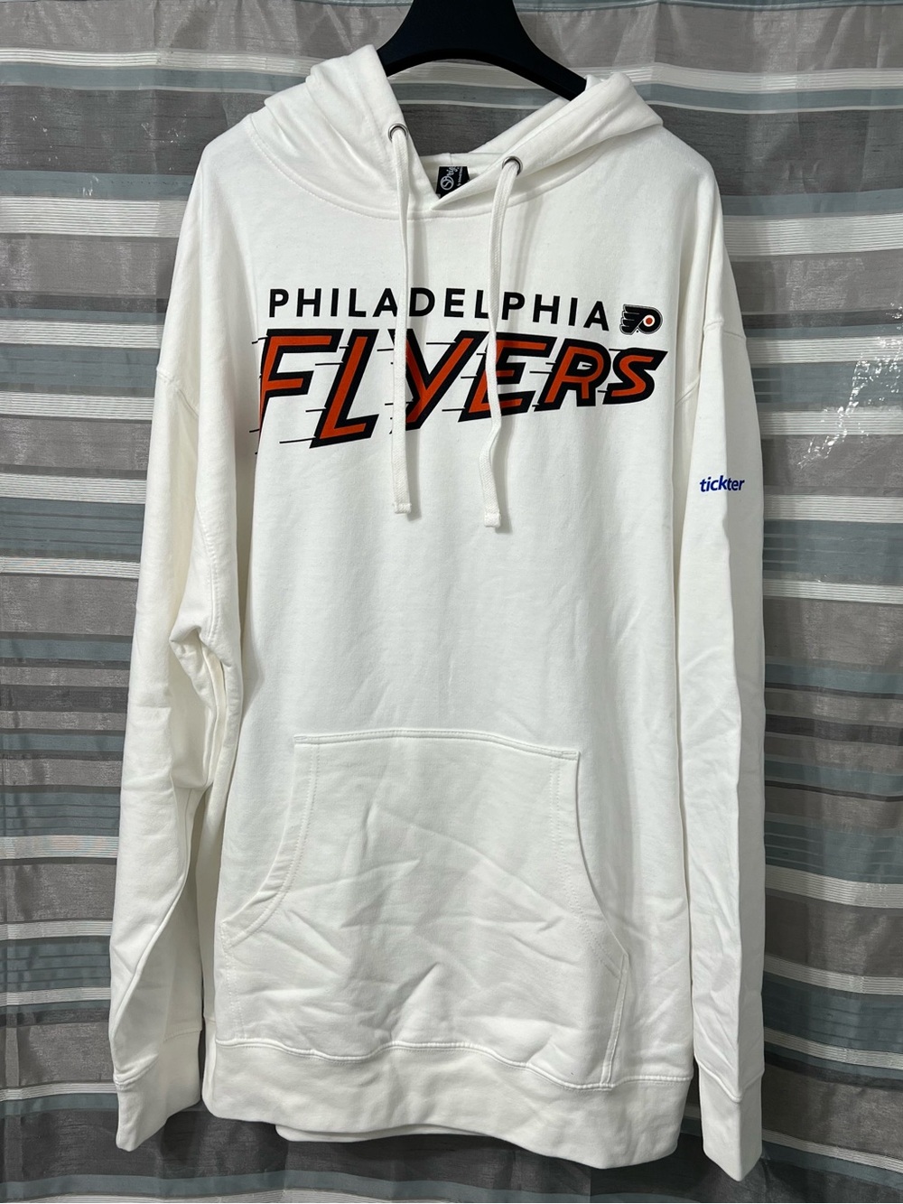 Philadelphia Flyers Hockey White Pullover Hoodie Sweatshirt